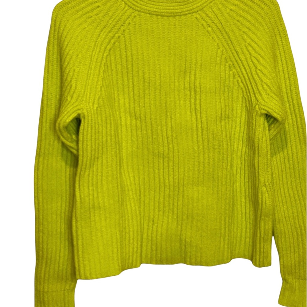 Banana Republic NWT lime green ribbed sweater